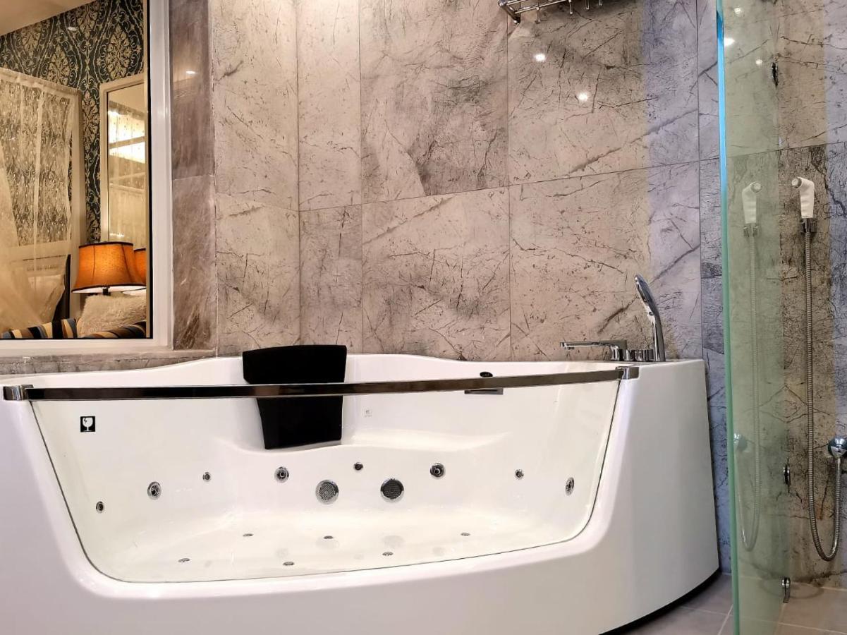Hotel Azard